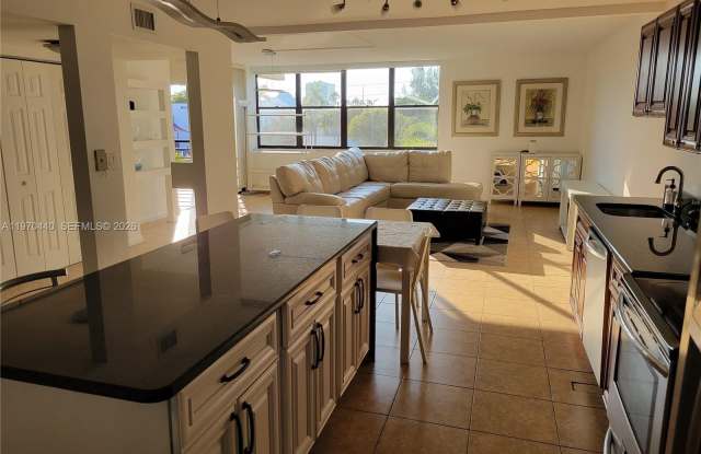 20381 NE 30th Ave photos photos