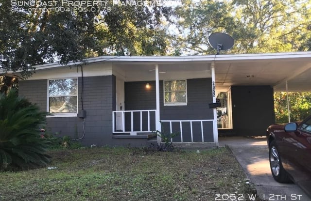 2052 W 12th St - 2052 12th St W, Jacksonville, FL 32209