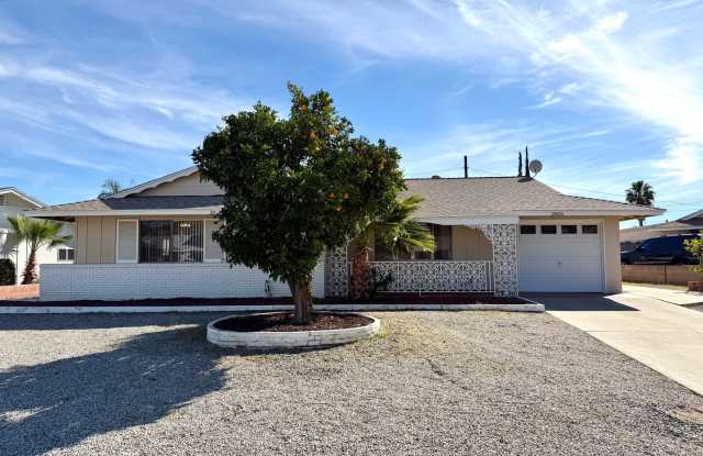 Low-Maintenance 2 Bed 2 Bath Home with Enclosed Patio in Sun City 55+ Community - 28426 West Worcester Road, Menifee, CA 92586