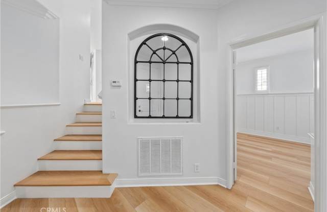 303 Tall Oak Gallery 3