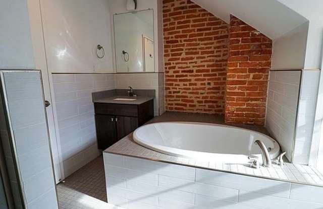 Gorgeous Federal Hill 3bd/2ba with Modern Amenities, CAC, W/D and Upper Deck! Available now Gallery 3