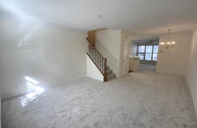 7076 Falls Reach Dr Gallery 3