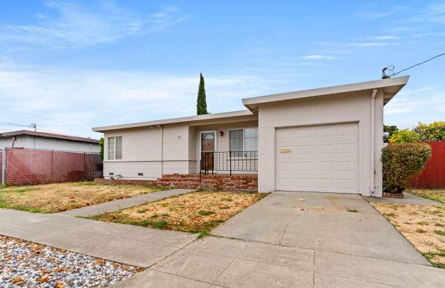 Renovated Modern 3-Bed | 1-Bath Home in Hayward photos photos