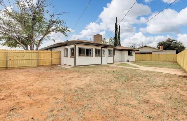 3933 Wood Court photos photos