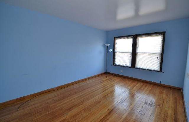 3241 Damen Gallery 4