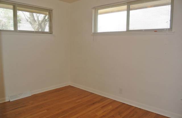 2 bedroom/1 bathroom photos photos