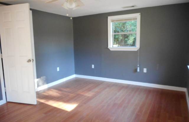57415 Oaklawn Drive Gallery 2