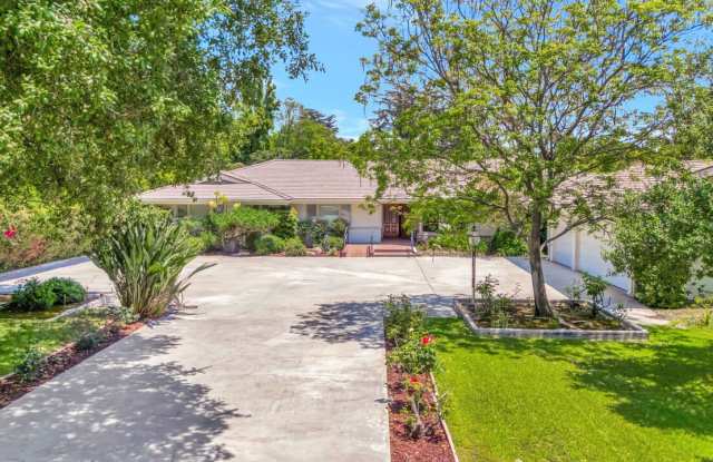 1100 Rodeo Rd photos photos