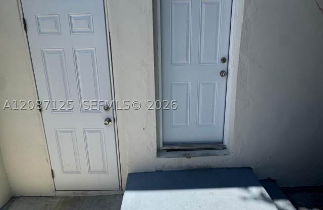 2210 NW N River Dr Gallery 2