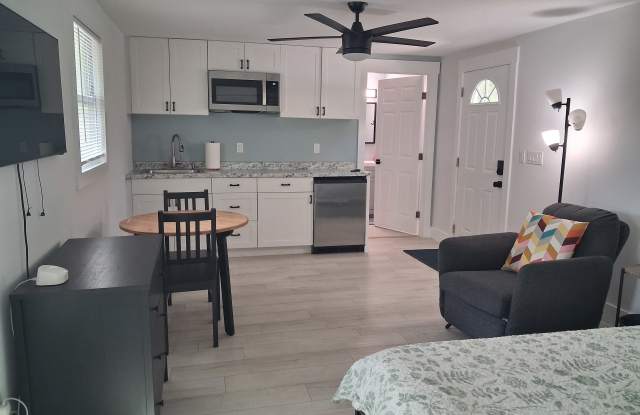 1128 40th Street photos photos