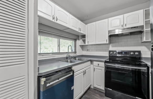 31701 Hoover  Rd -Unit 8 Gallery 4