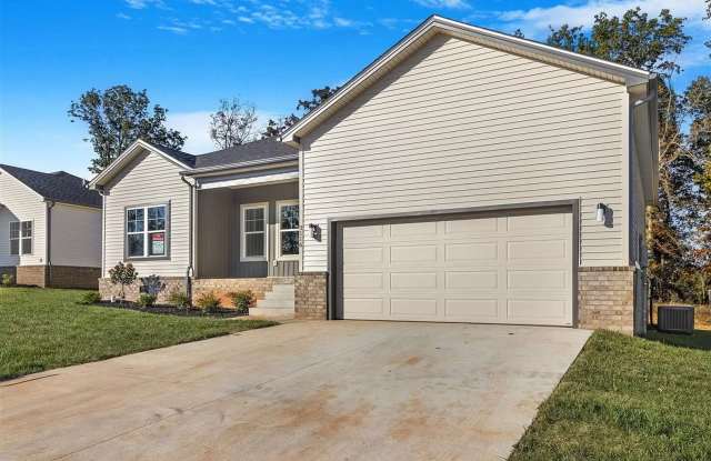 Three Bedroom, Two Bathroom Home in Plum Springs Gallery 4