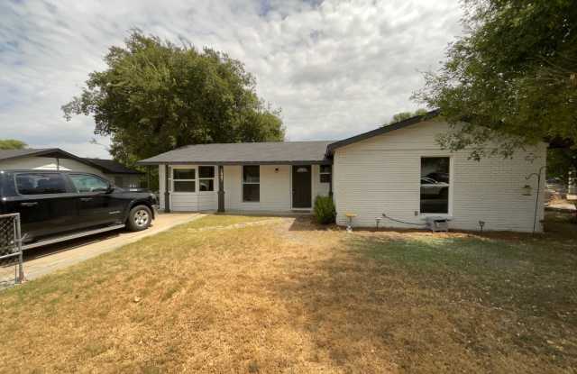 Beautiful Home In the Heart Of Copperas Cove Gallery 4