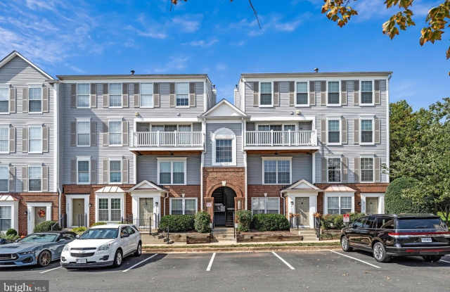 21799 BALDWIN SQ #303 Gallery 2