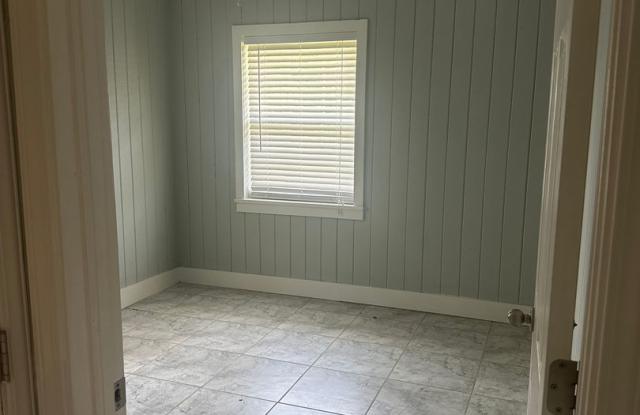 2 bed 1 bath duplex Gallery 4