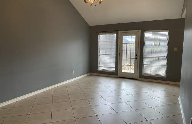 953 Creekside Gallery 2