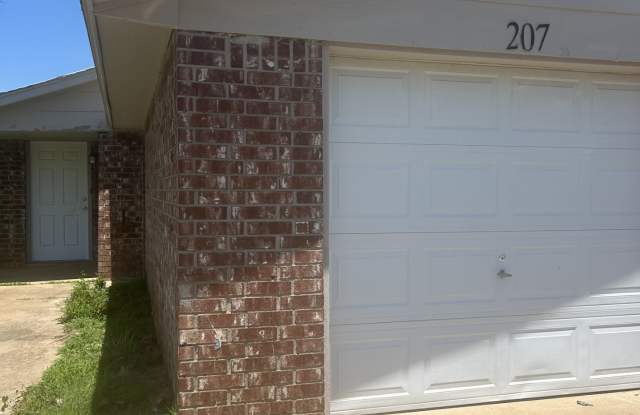 207 Windsor Way photos photos