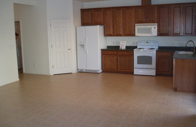 8834 W ASTER Drive Gallery 3