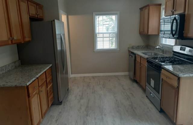 Freshly updated 3 Bed/1.5 Bath House- Robbinsdale- Avail June 15! - 3419 Grimes Avenue North, Robbinsdale, MN 55422