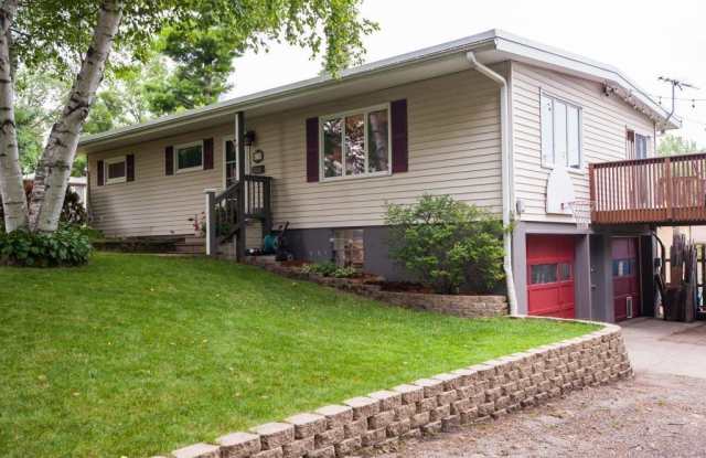 430 21st Avenue Southwest - 430 21st Avenue Southwest, Rochester, MN 55902