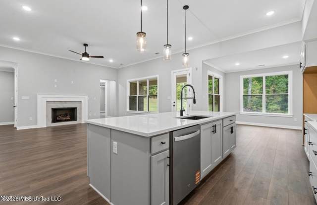 2835 S Cypress Lake Drive Gallery 3