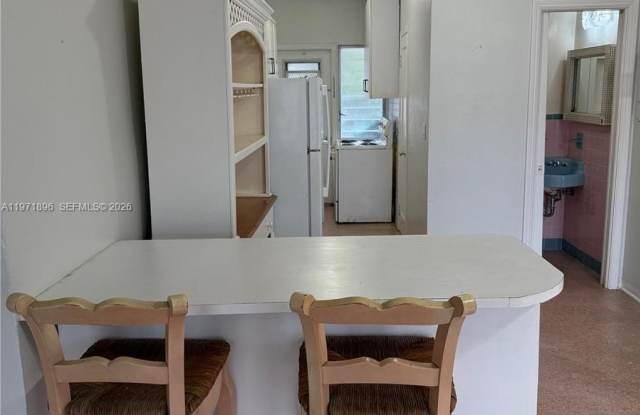 1512 SW 14th Ter photos photos