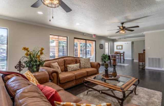 2682 Thousand Oaks Dr Gallery 3