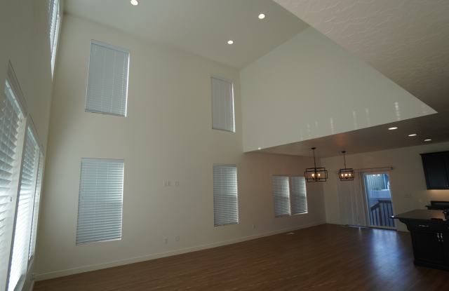 875 N 2175 W Gallery 4