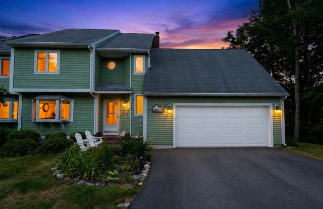 Experience coastal Maine living at its finest at 9 Riverview Drive, Unit 1, York, ME. Gallery 1