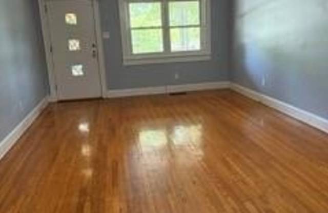 213 Glenwood Drive Gallery 2