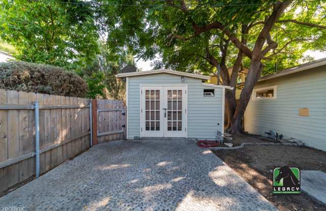 639 North La Fayette Park Place Gallery 3