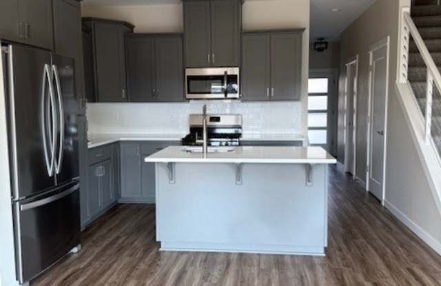 FREE RENT!! Newer South Salem Townhome - 2 Bedroom Plus Bonus Room photos photos