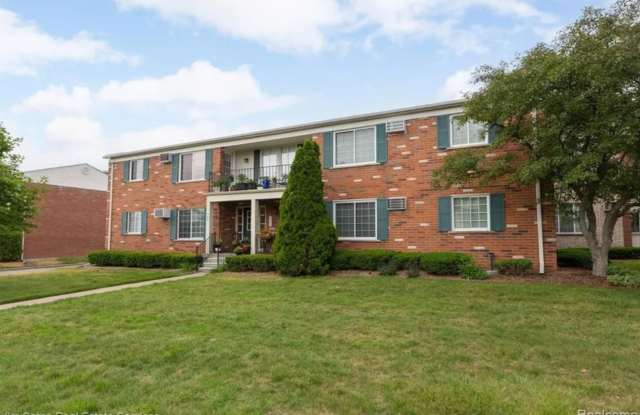 Charming 2-Bedroom Condo – $1,150/month In Rochester - 409 Miller Avenue, Rochester, MI 48307