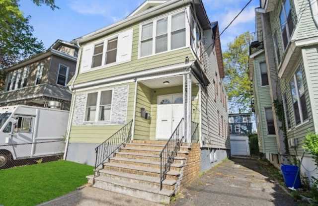 125 Columbia Ave photos photos