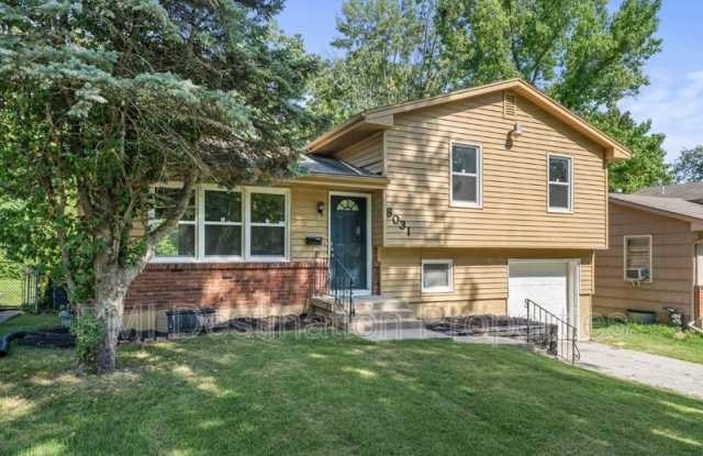 8031 Wayne Ave - 8031 Wayne Avenue, Kansas City, MO 64131