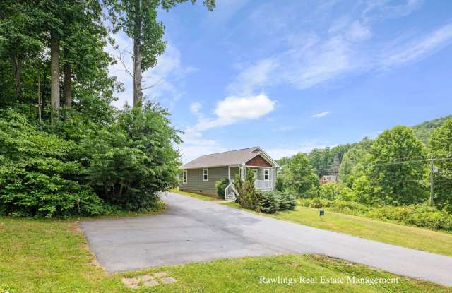 Modern Cottage in Fairview Gallery 3