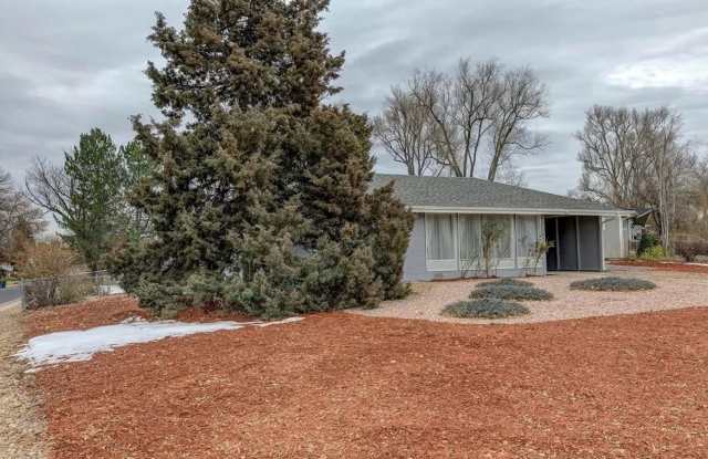 Charming Single-Family Home in Virginia Village, Denver photos photos
