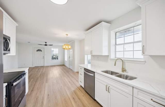 302 W Pelton Street photos photos