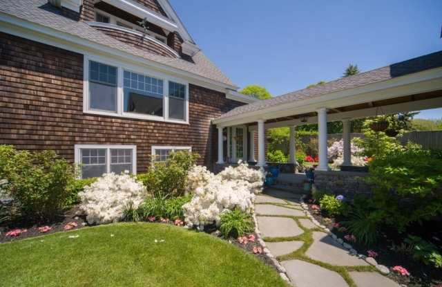 190 Coggeshall Avenue Gallery 3