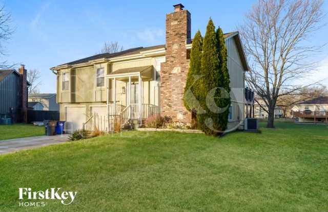15204 South Seminole Drive - 15204 South Seminole Drive, Olathe, KS 66062