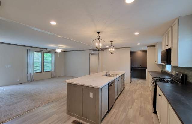 5296 Commander Ct. photos photos