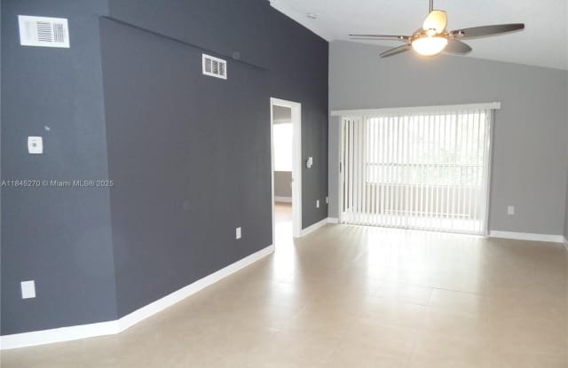 2850 N Oakland Forest Dr photos photos
