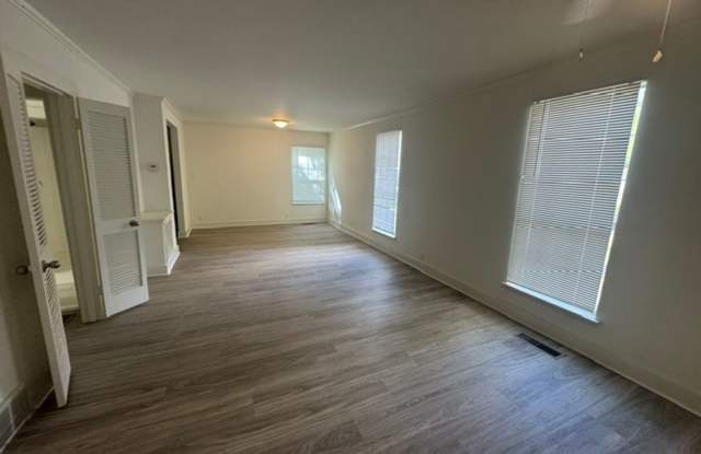 Two bedroom, 1 Bathroom. Cute home! No Pets! Contact Chad Taylor 501-231-7619 Gallery 4