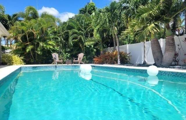 1150 EMERALD Lane Gallery 1