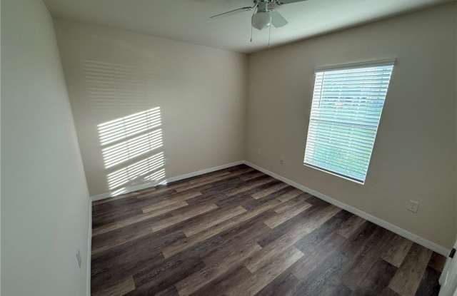 4409 Garden Boulevard Gallery 3