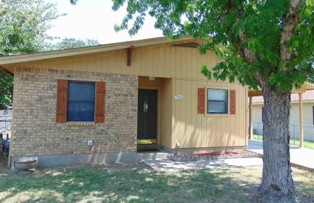 711 N West - 711 North West Street, Burnet, TX 78611