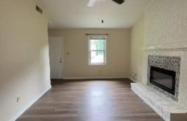425 Cedar Creek Drive Gallery 3