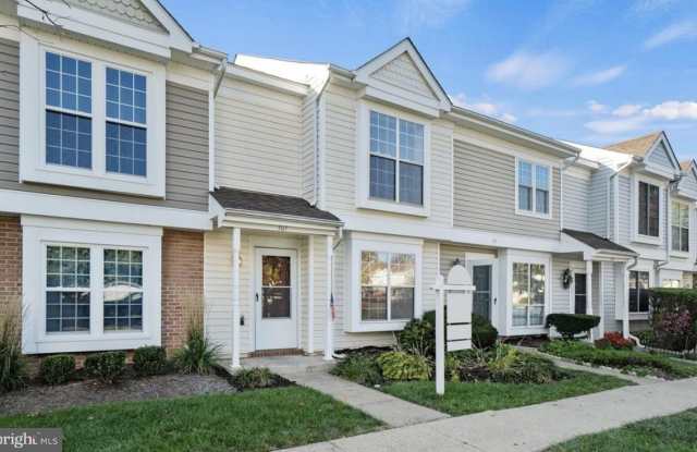 107 SAINT CHARLES SQUARE photos photos
