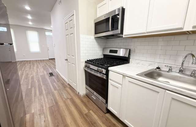 Recently Renovated 2-Bed Townhome Near Temple University! One Month Free for Move-In by November 1st! Gallery 1