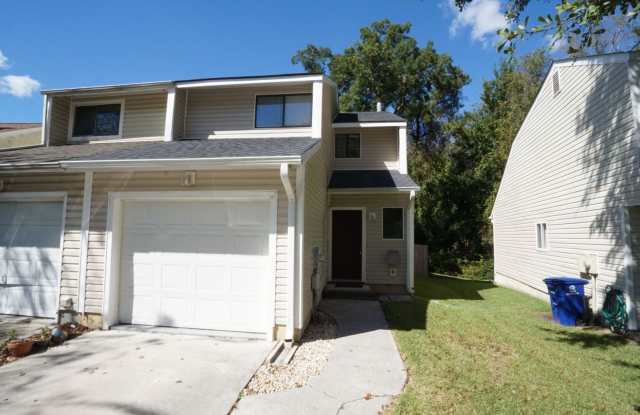 Two Bedroom Townhome in a great location. Gallery 1